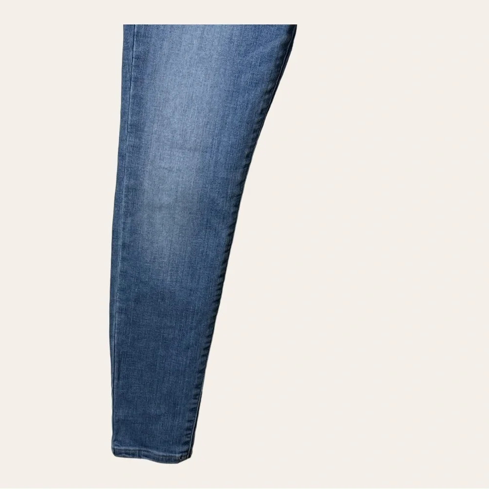 0400W. LUCKY BRAND DENIM JEANS SIZE 2/26 MEDIUM WASH IN‎ COLOR SKINNY STYLE - Picture 4 of 14